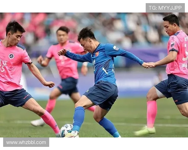 足球比赛中的场上沟通与团队协作